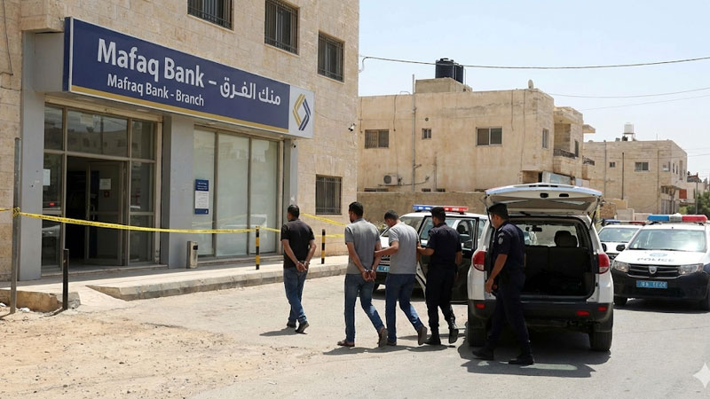 Mafraq Bank Armed Robbery: माफ्राक में बैंक शाखा की सशस्त्र लूट का खुलासा, दो आरोपी गिरफ्तार